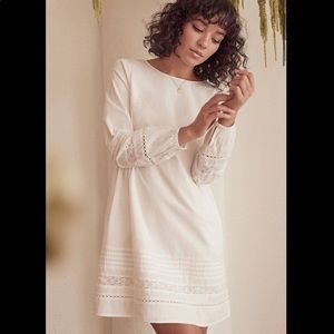 VETTA capsule long-sleeve lace dress in white